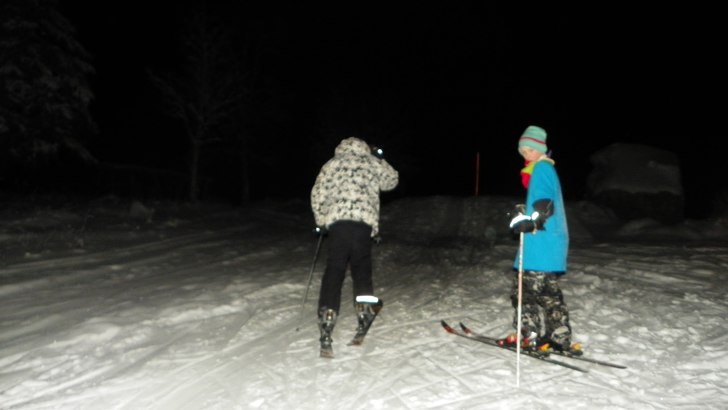 första bilden:). Foto: oskar jonason. Åkare: max och kim.
