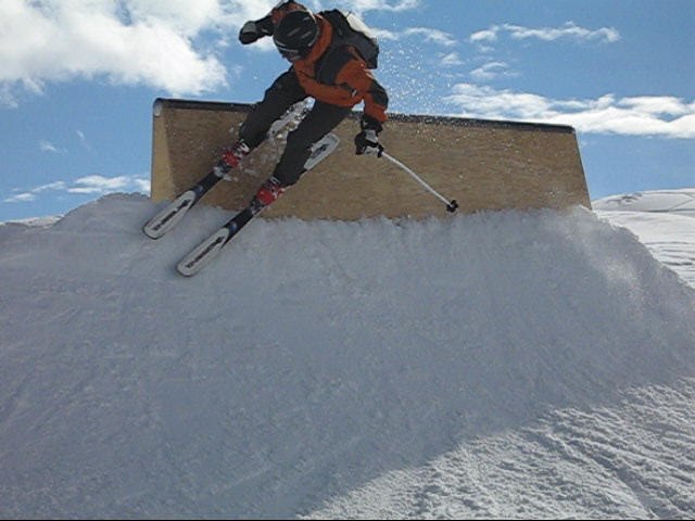 Gubben kan än - 47 år gammal men kan ändå inte. Foto: Henke Ottosson. Åkare: Mats Tolander.