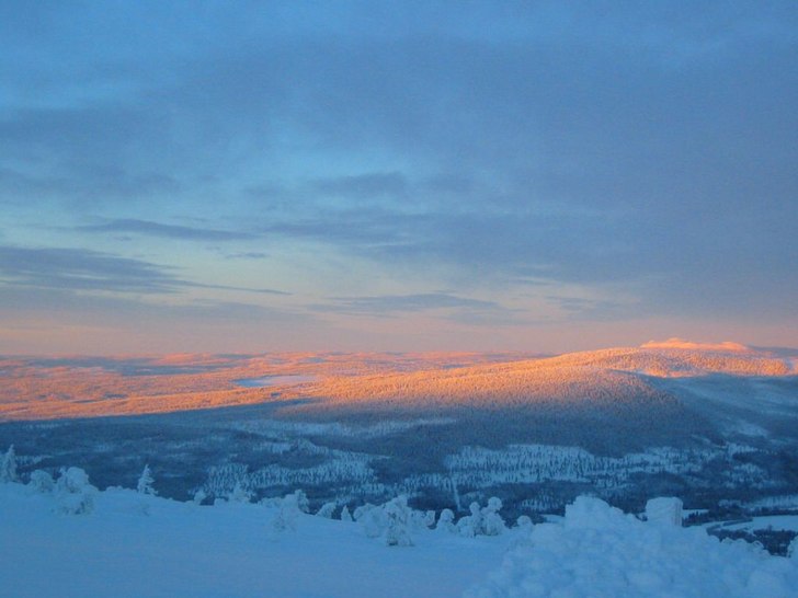 Morgon mellan fjällen.... Foto: Martin Bengtsson.