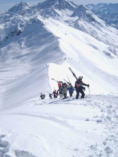 Från cucumelle liften tar det en halvtimme att g�. Foto: Petteri Koste. Åkare: Okända.