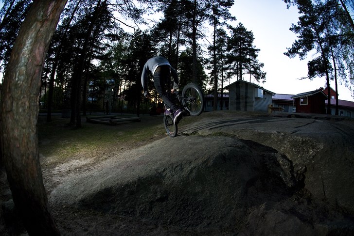 footjam på ett berg. Foto: hugo ljungquist. Åkare: alvin marelius.