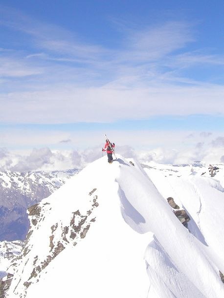 På väg till North Face.. Foto: Erik Borg. Åkare: Gustaf Höök.