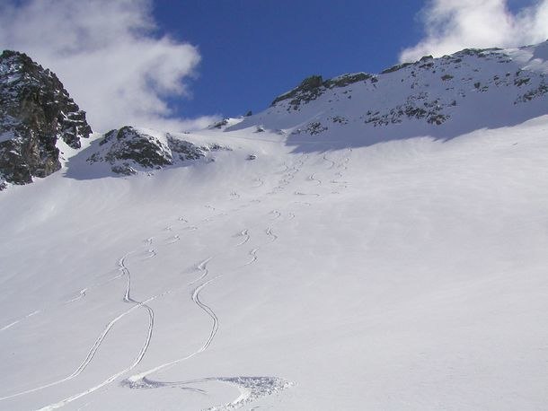 Orört puder i Stairways to Heaven. Foto: Gustaf Höök. Åkare: Verbierkidsen.