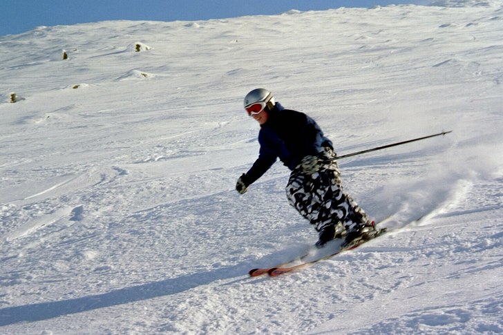 Offpist i Tväråvalvet, mars 2006.. Foto: Marit Gustavsson. Åkare: Oscar Gustavsson.