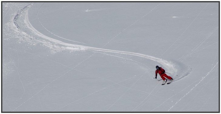 baksidan av blackcomb. Det var ganska varmt ute s�. Foto: Bo Liljefors. Åkare: Nicklas Haglund.
