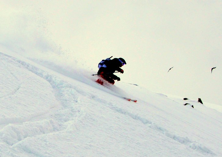 Sköna svängar. Foto: Petteri Koste. Åkare: Henrik Mideroos.