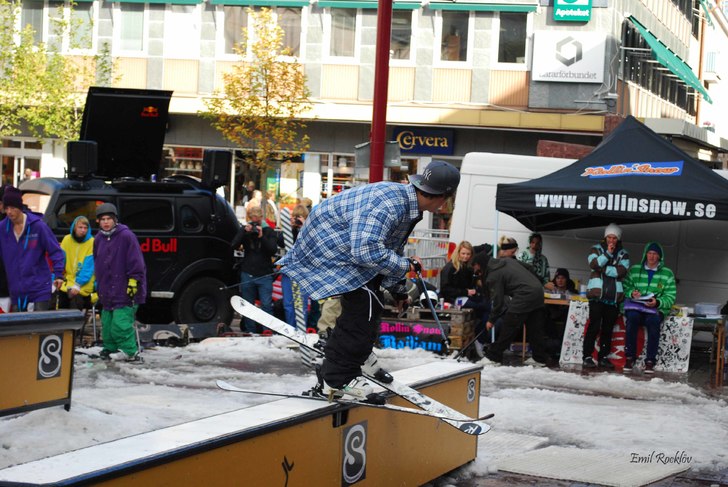 Rollin' Snow Railjam 2010

Fler bilder: htt. Foto: Emil Rocklöv. Åkare: Hampus Öhlin.