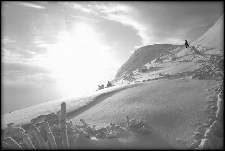 Min favoritbild ifrån dagens hike upp for tyskhuv. Foto: Mattias Herzig. Åkare: Fredrik Karlsson.
