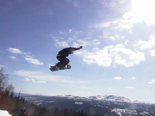 Skitbra väder! Hoppen var underbara!. Foto: Goran Norling. Åkare: Partik Durfors.