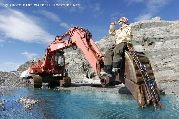 satt och lökade på en grävskopa när jag var me. Foto: Hans wärdell. Åkare: jag.