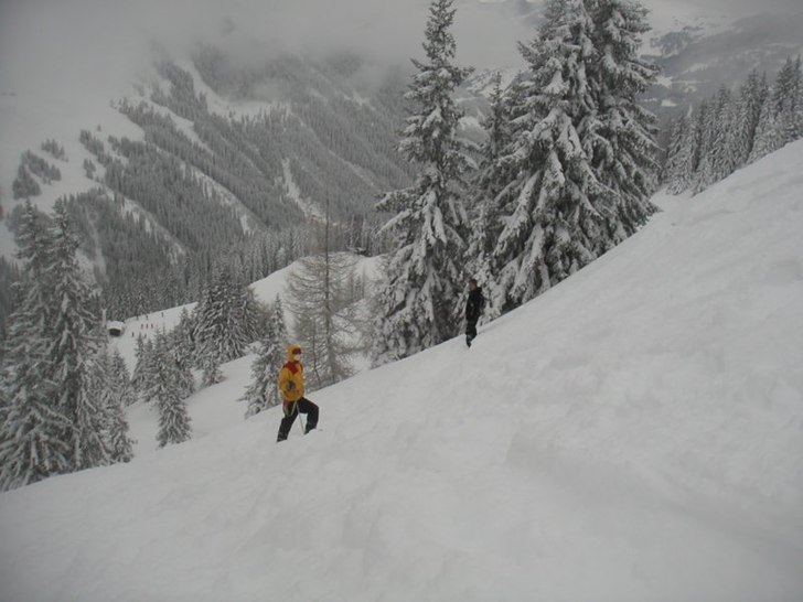 snöat i 3 dagar så det va en jävla massa go sn�. Foto: Johan Frick. Åkare: Joakim Elofsson.