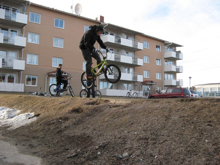180 :). Foto: David Andersson. Åkare: Viktor Olofsson.