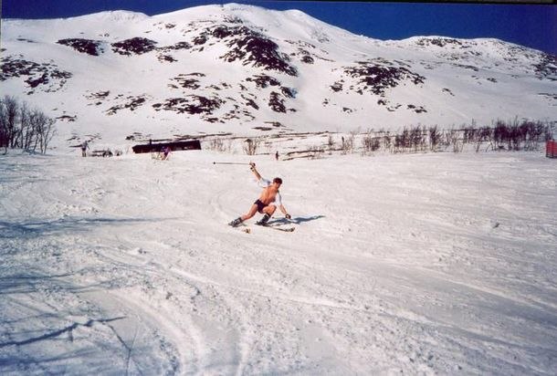 Vårsolen stekte och det var riktigt varmt. Skalkl. Foto: Landberg. Åkare: IvanTheMan.