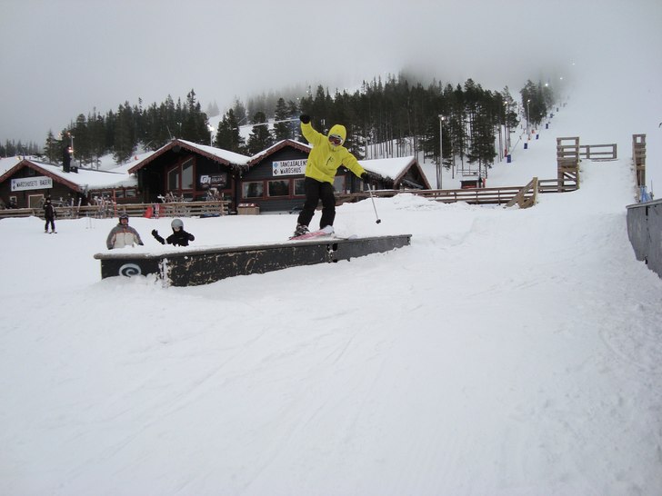 första gången med nya skidorna , sen ser de lite. Foto: vvene. Åkare: jag.