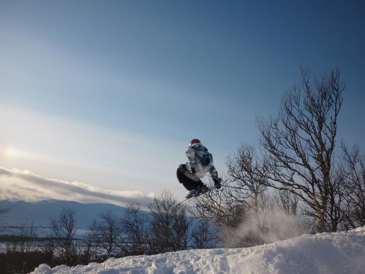 Bara var ute med nåra polare o körde offpist bor. Foto: Olle Carlsson. Åkare: Calle Enholm.