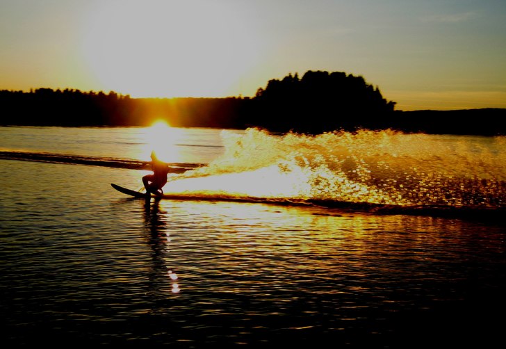 Jeppe i solnedgången! :D. Foto: Viktor Frisk. Åkare: Jesper Westlin.