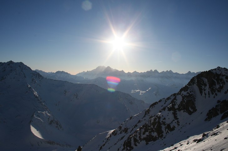 Foto: Oscar Wahlund'. Åkare: Oscar, Sara och Veronika.