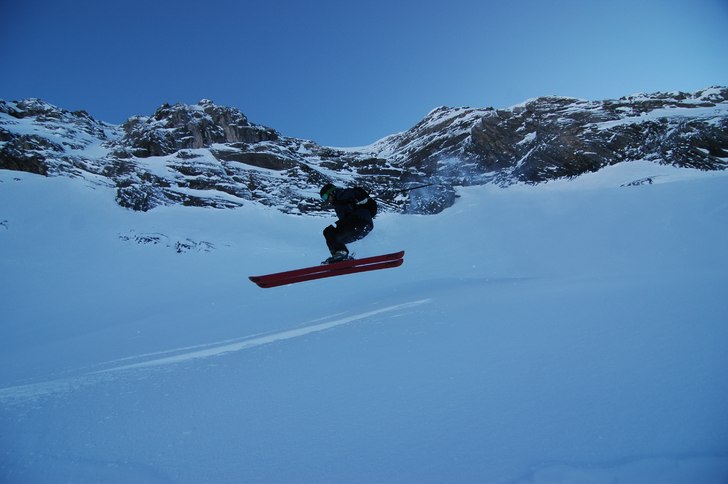 Vi hittade lite snö i ett snöfattigt Engelberg e. Foto: Peter B. Åkare: Markus Bro.
