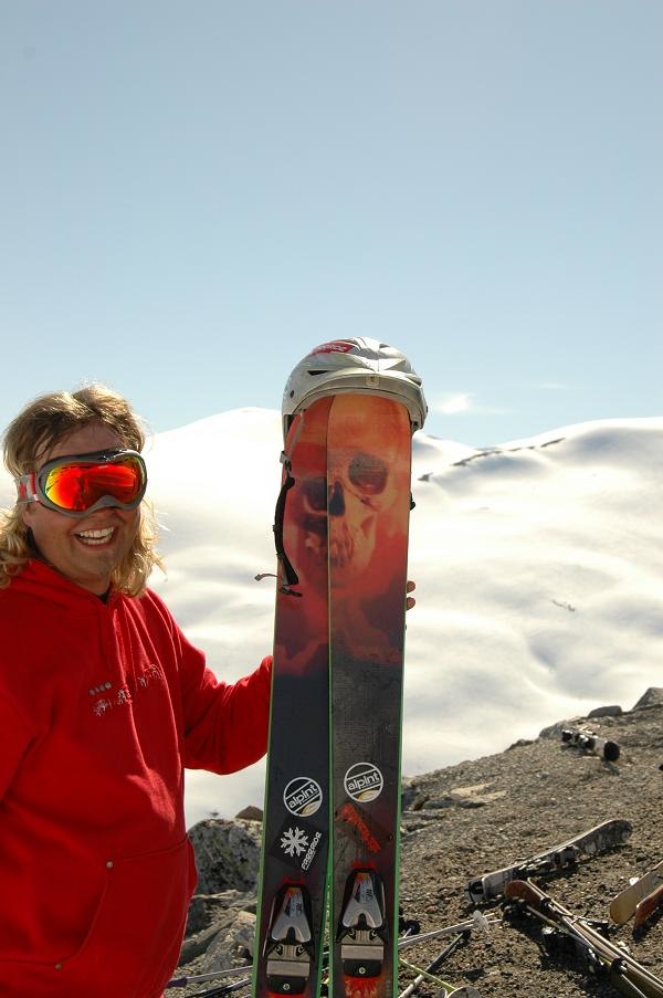 Det är bra med hjälm. Foto: Mattias "Voltaren" Sandström. Åkare: Fredrik.