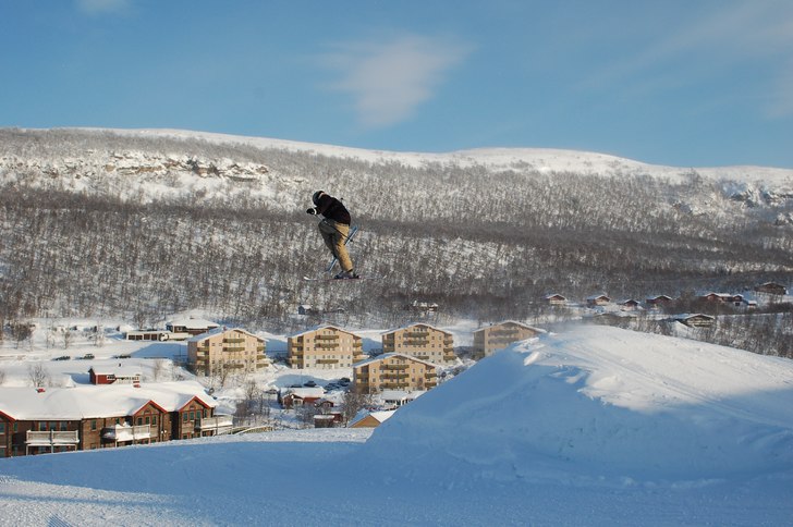 Jag tveakar ut det andra benet lite för mycket, b. Foto: Eric Svenhage. Åkare: Sebastian bull.