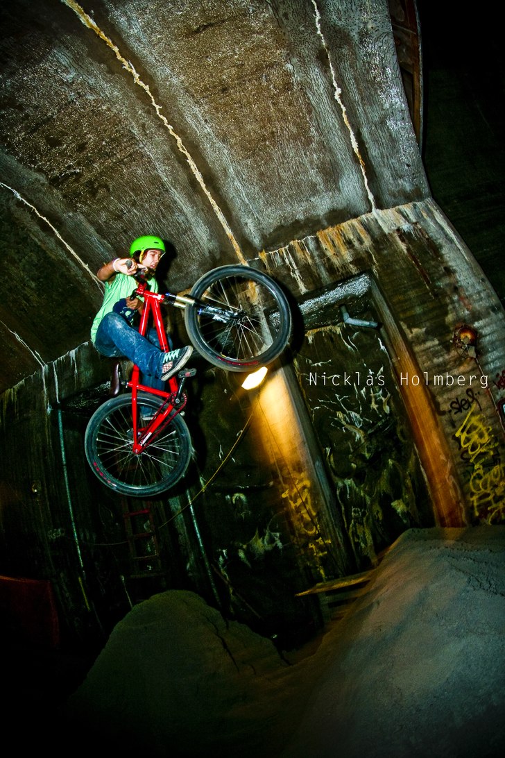 nicklasholmberg.se. Foto: Nicklas Holmberg. Åkare: Ja vem kan du vara!.