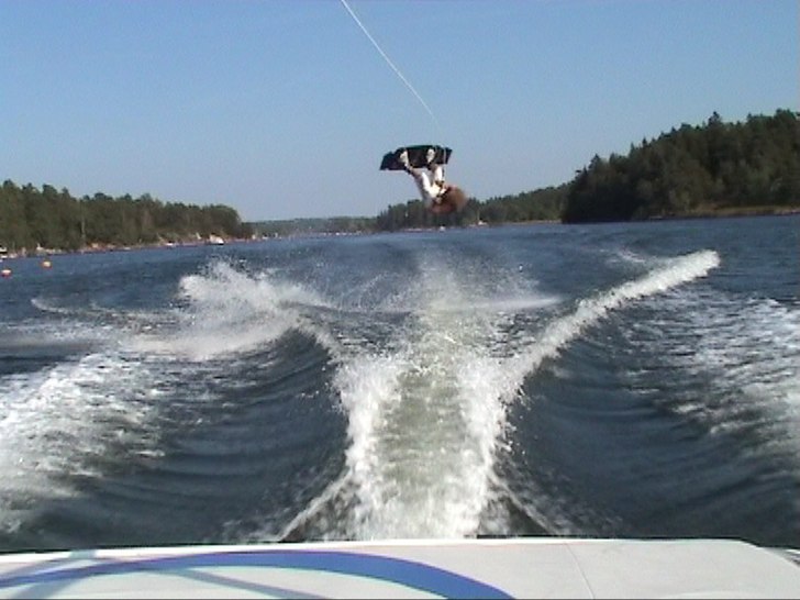 äähh. Foto: mange schmiidt. Åkare: Micke widerdal.