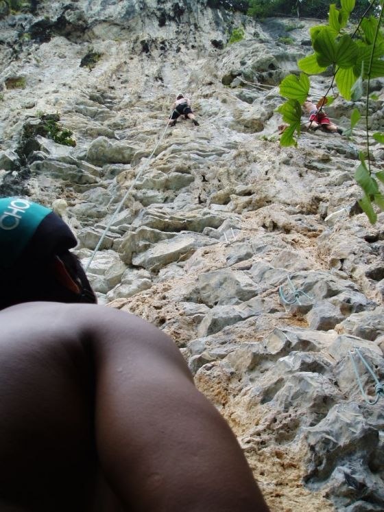 Klätterguide är stor o stark. Jättestor och jä. Foto: Micke Palmér. Åkare: Ulf Brissman, Kalle Jonasson.