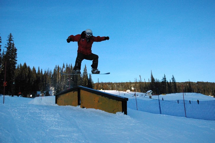 En vanlig dag på jobbet.gap 2 sw front lip. Foto: Tim Lange. Åkare: Linus Krohn.