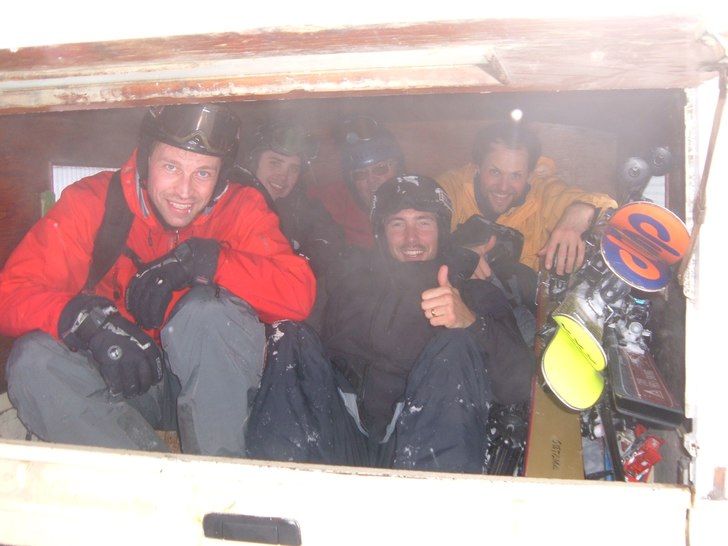 Bud har byggt om en bil för att kunna köra tillb. Foto: Bud. Åkare: Pär, Adam, P-m, Michael, Dennis.