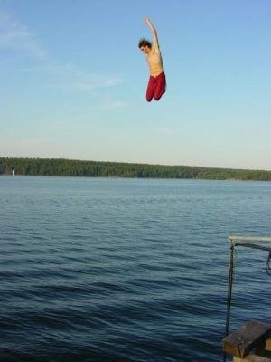 En skön hoppkväll ute på Lidingö. . Foto: Johan. Åkare: Fredrik Heribertson.