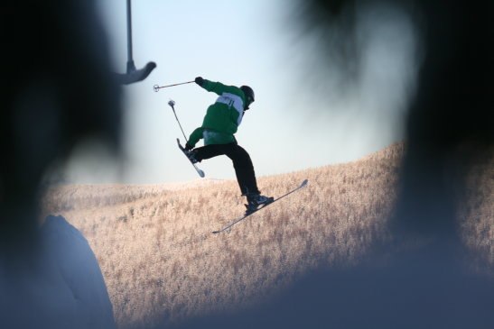En mycket ful ugly grab :) Mycket skön dag i grö. Foto: Julius Aspman. Åkare: Johan Olsson.