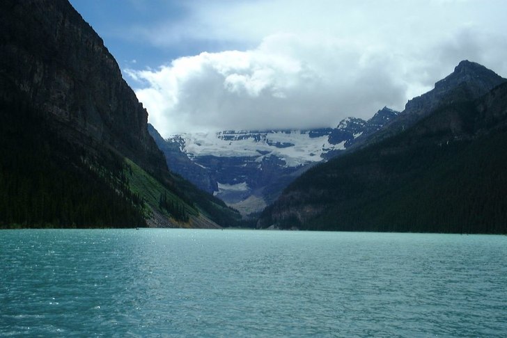 Här är vi uppe vid en av de alla glaciär sjöar. Foto: Johan Axberg. Åkare: Louise Glacier.