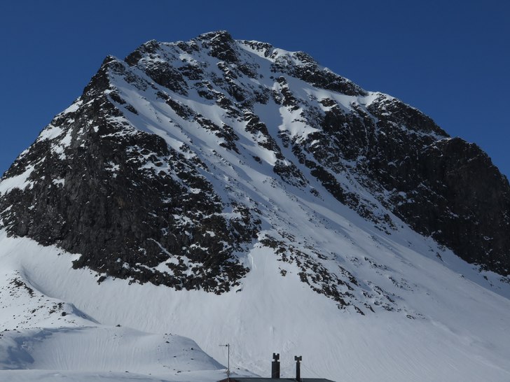Enklaste rännan går ner från östra delen delen. Foto: tryggve tirén.