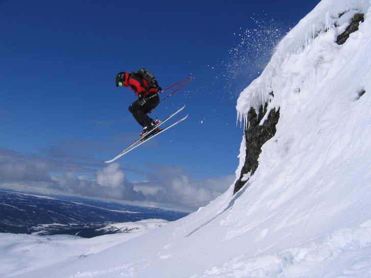 Till vänster om tusenmetern (uppifrån sett) kan . Foto: Andreas Folkestad. Åkare: Johannes Gustafsson.