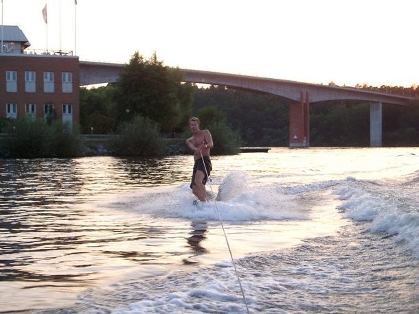 Fin septemberkväll.. Foto: Staffan Furn. Åkare: Torbjörn Ernlund.