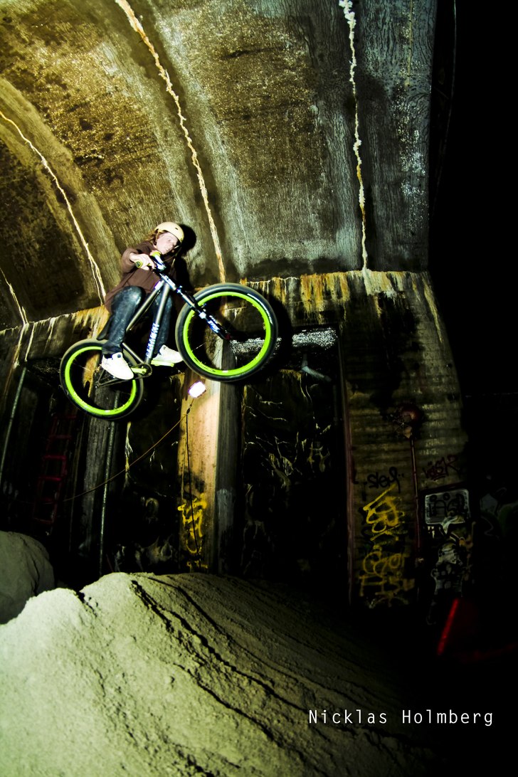 nicklasholmberg.se. Foto: Nicklas Holmberg. Åkare: Ja vem kan du vara!.