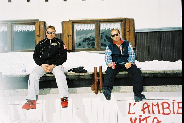 Lunch efter en hård fm. Foto: Micke Persson. Åkare: Anders Gustafsson & Stefan Porst.