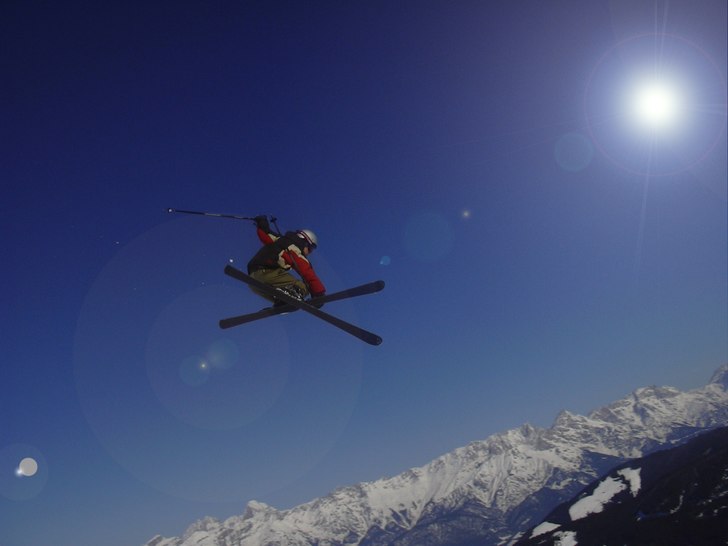 Totte hoppar. Foto: Ludvig. Åkare: Totte.