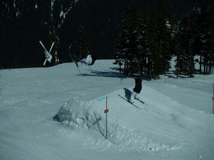 Random skidåkare som gör ett trick.
http://www.. Foto: Markus Simonsson.