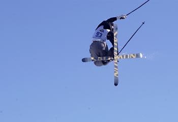 Tävling i Järvsöbacken. Foto: Frasse Fransson. Åkare: Andreas Fransson.