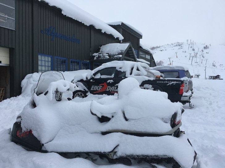 25 cm nysnø!
 Nå er det 0 grader, snøbyger og s.
