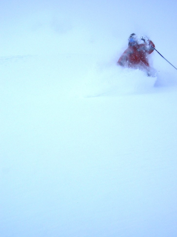 mycket snö och kallt som "%¤# men vad gör . Foto: markus. Åkare: Simon Ekbom.