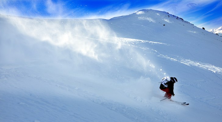 Bra tryck i låren på den här landningen, bakom . Foto: Petteri Koste. Åkare: Henrik Mideroos.