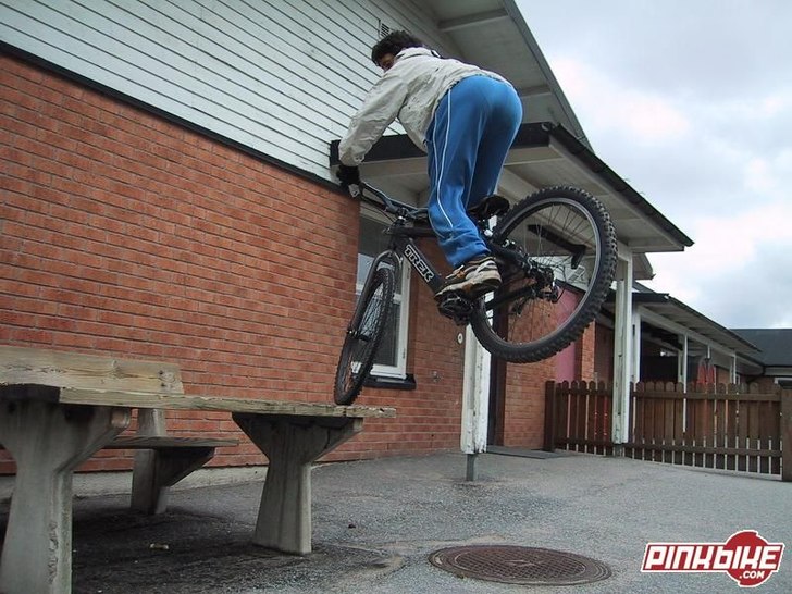 Gammal bild med min Trek Bruiser. Foto: Gustav Larsson. Åkare: Mikael Saadat.