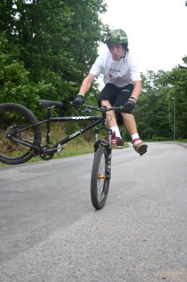 footjam tailwhip. Foto: Anton Alveflo. Åkare: Oscar Faxén.
