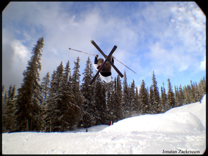 Jontsson kör nån d-spin elle någe.. Foto: Tobias Einebrant. Åkare: Jontsson kör nån d-spin elle någe..