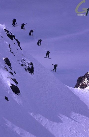 Joines team rider takes to the air with this huge . Foto: Yves Garneau. Åkare: Julien Falco.