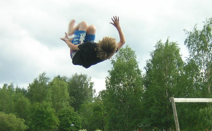 Gör den gråa dagen skoj.. Foto: Viktor andersson. Åkare:  Mattias W.