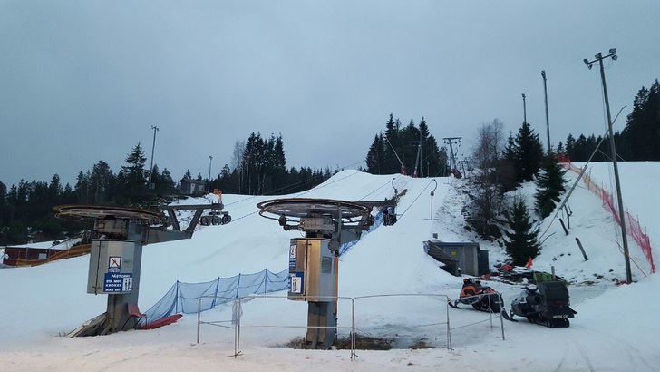 Snødryss på nypeppede nedfarter
Vi har fortsatt .