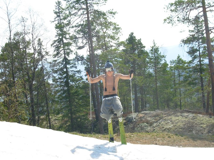 dancing in the snow. Foto: Calle nyghård. Åkare: Ante Valsberg.